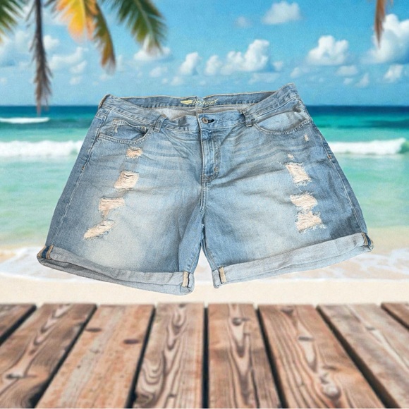 Old Navy Boyfriend Denim Shorts (14) - Picture 1 of 8